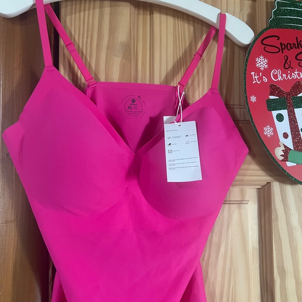 New with tags very cute body suit